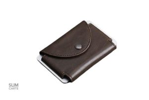 Accessoire sécurisé : porte-cartes en métal design