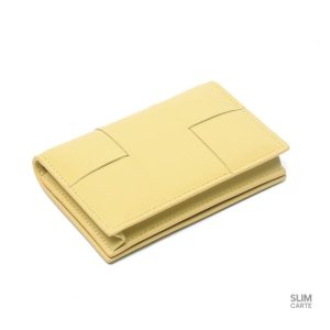 Accessoire en cuir véritable pour un style classique