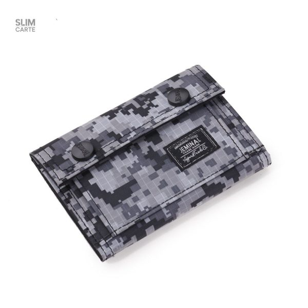 Design camouflage pour un porte-monnaie élégant et pratique