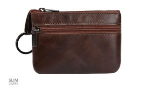 Accessoire en cuir noble, finition soignée