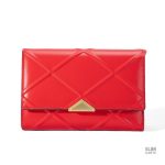 Accessoire stylé : portefeuille avec motif géométrique distinctif