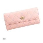 Style intemporel, motif couronne sophistiqué