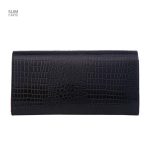 Accessoire en cuir verni, design raffiné et pratique