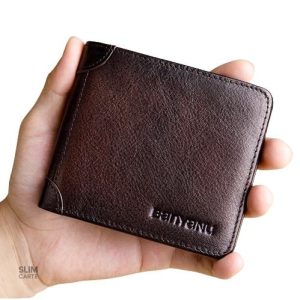 Accessoire en cuir raffiné, idéal pour un usage quotidien